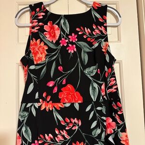 Beautiful women's sleeveless dress. Calvin Klein. size 12.